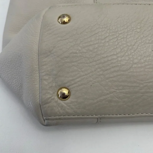 Michael Kors Jet Set Soft Leather Tote in Stone/Ecru w/Tan straps & Gold accents - Picture 14 of 16